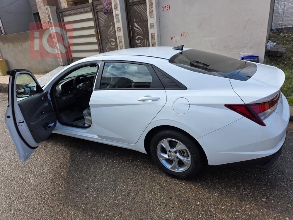 هیۆندای ئەلەنترا